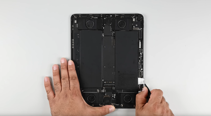 M4 iPad Pro Teardown Discovering an Easier-to-Access Battery and Insights into Tandem OLED Design